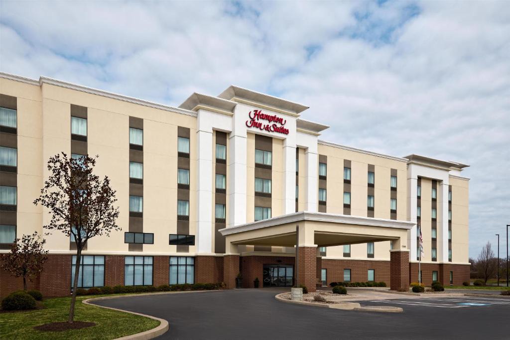 Syracuse Hotel | Hampton Inn & Suites Syracuse North Airport Area