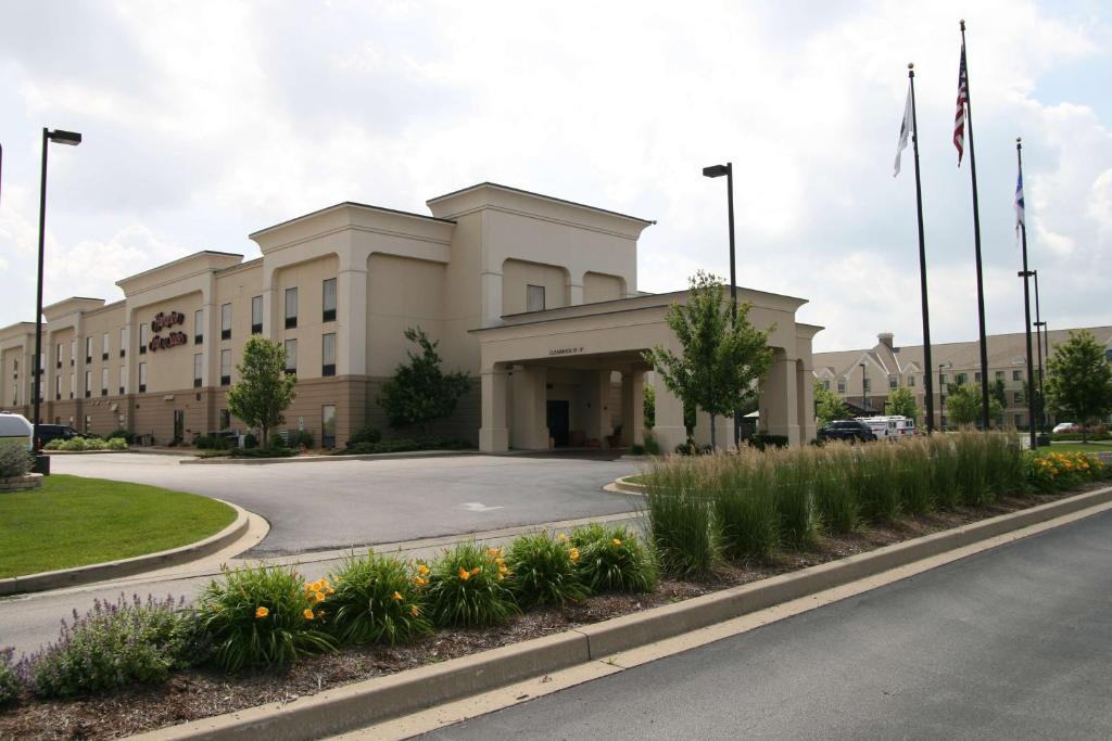 Springfield Hotel | Hampton Inn & Suites, Springfield SW