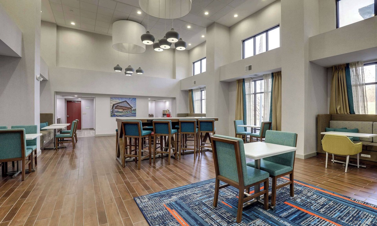 Glen Carbon Hotel | Hampton Inn & Suites St. Louis-Edwardsville