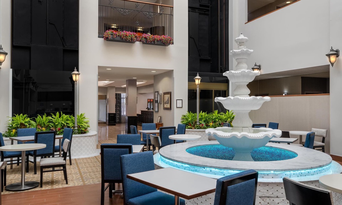 Rockville Centre Hotel | Hampton Inn & Suites Rockville Centre