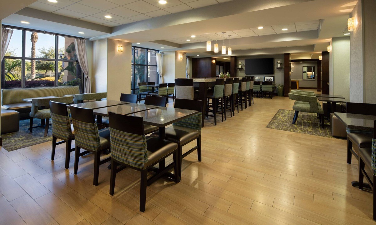 Visalia Hotel | Hampton Inn Visalia
