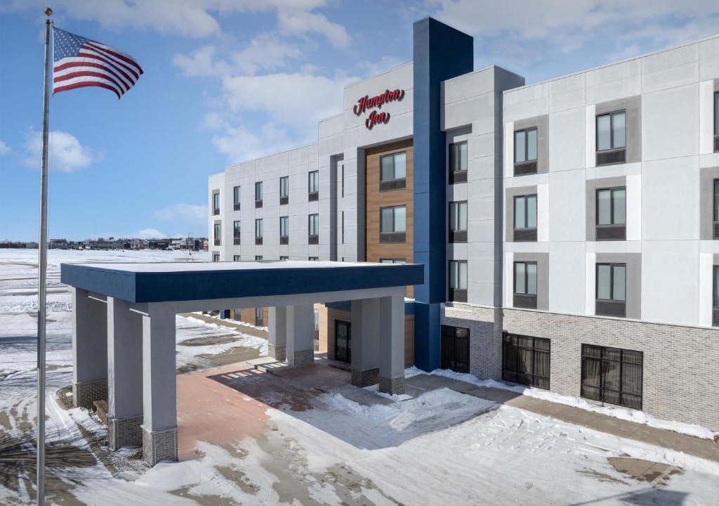 Waterloo Hotel | Hampton Inn Waterloo