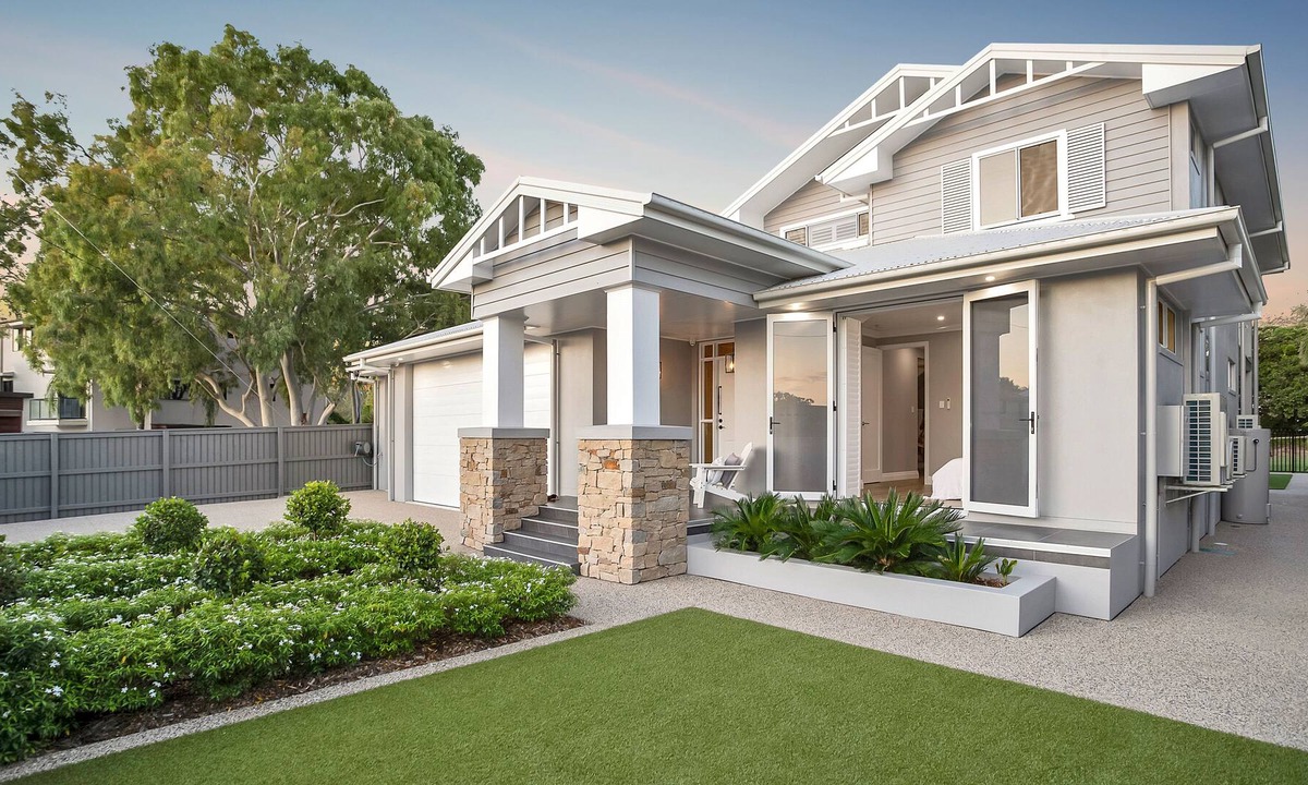 Blacks Beach House | Hampton’s Living on the Beachfront