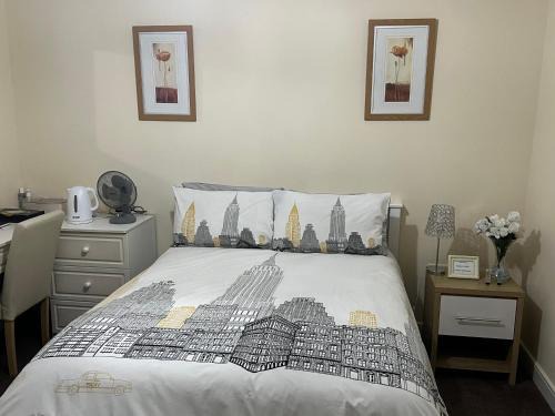 Stonnall House | HAMS REST PLACE - Strictly Only ONE GUEST ALLOWED IN ONE ROOM A SECOND ACCOMPANYING PERSON WILL NOT BE ALLOWED INTO THE PROPERTY