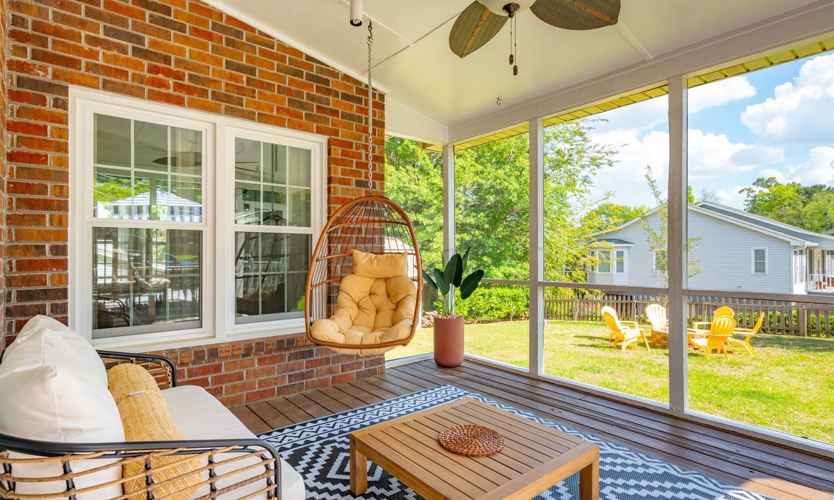 Hanahan House | Hanahan Haven GameRoom Bikes FirePit Dog & Family Friendly