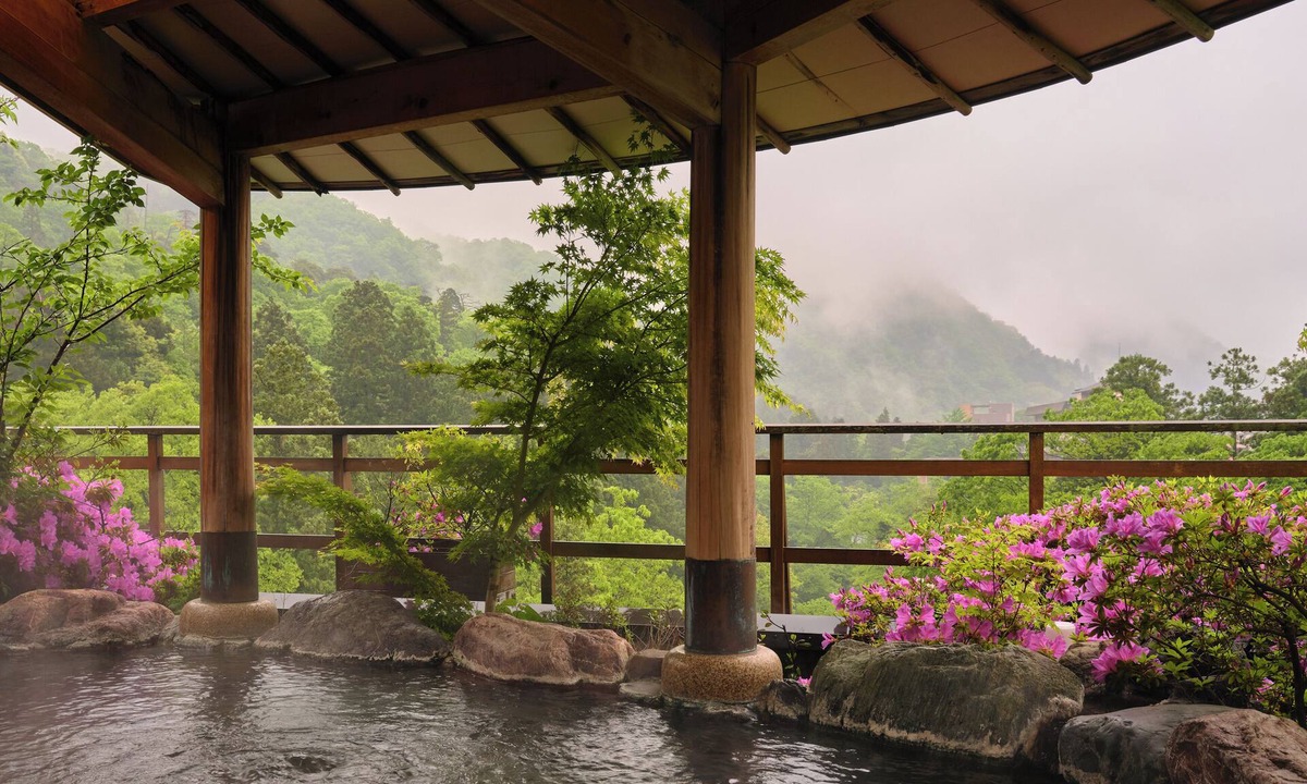Yamanakaonsen Higashimachi House | Hanamurasaki