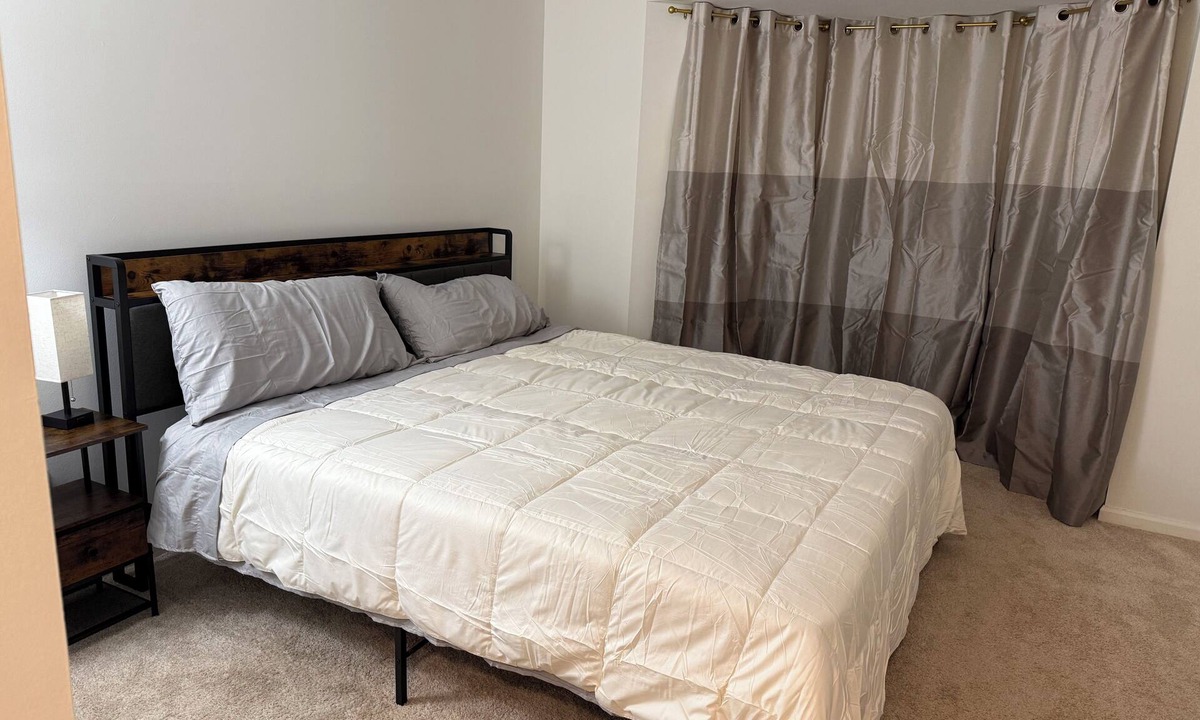 Woodcroft Condo | Handicap accessible 2 bedroom updated condo