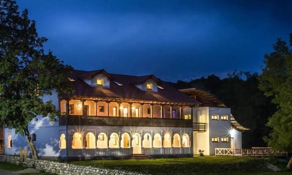Valcea County House | Hanul Vatra