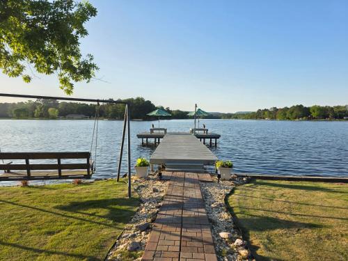 Ashville House | Happy Dock Hideaway