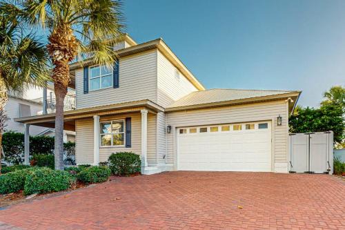 Crystal Shores House | Happy Hours