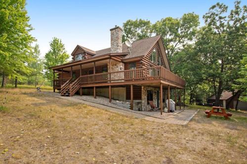 Friendship House | Happy Trails Cabin