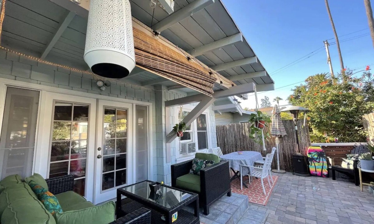 Alamitos Beach House | Happynest! Cozy beach bungalow walking distance to restaurants and the beach