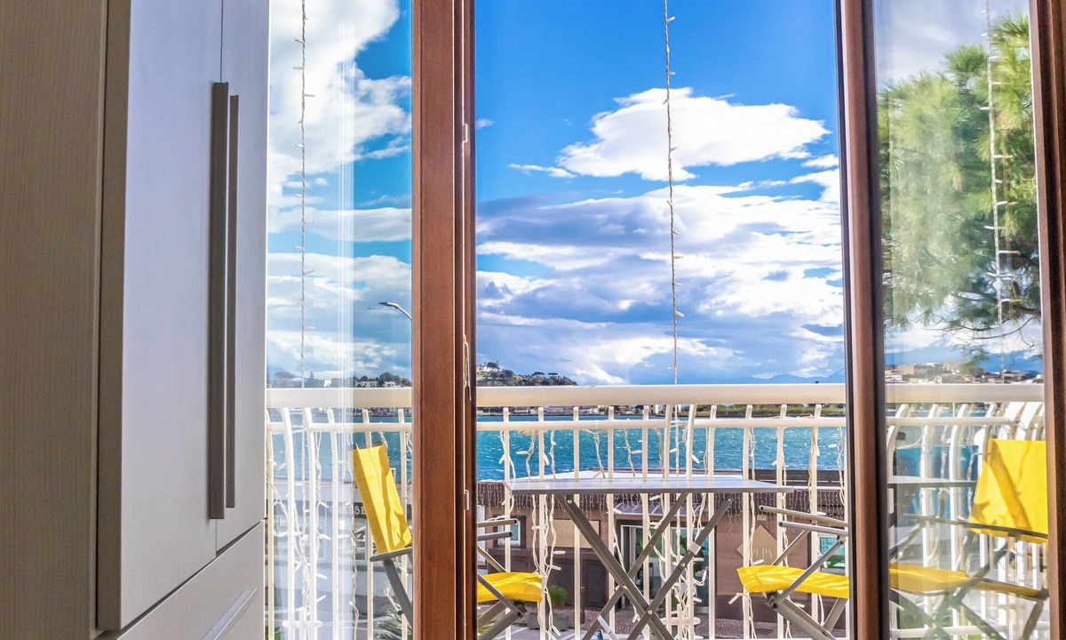 Bacoli Bed & Breakfast | HAPPYROOMS