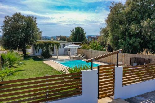 Pigianos Kampos House | Hara's Beach Villa