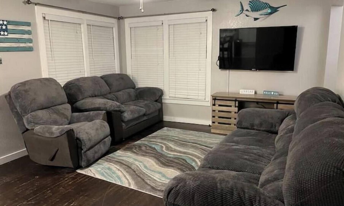 Aransas Pass House | Harbor Breeze Haven