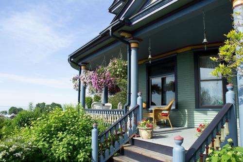 Bayfield House | Harbor Hill House