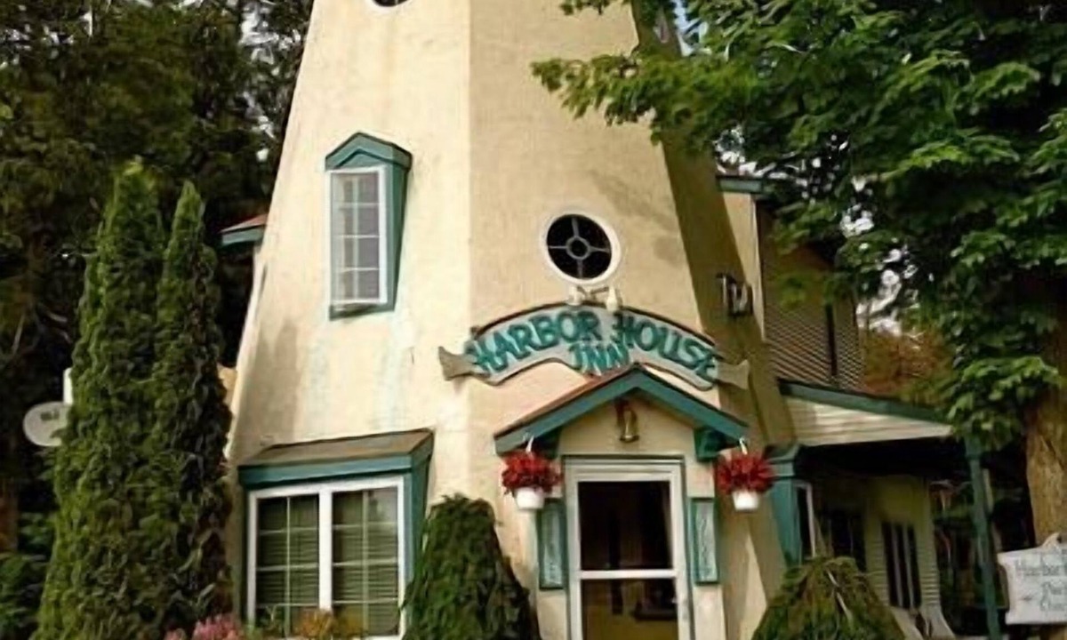 Gills Rock Hotel | Harbor Light Inn