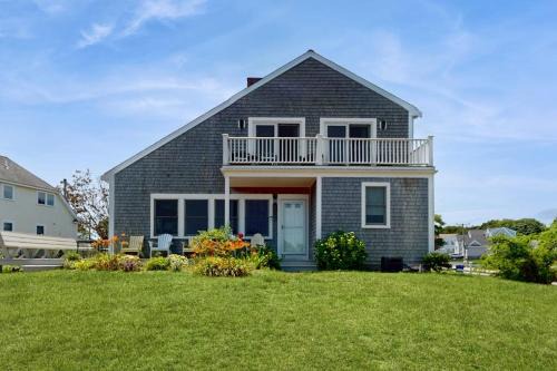 Bourne House | Harbor Point Cottage