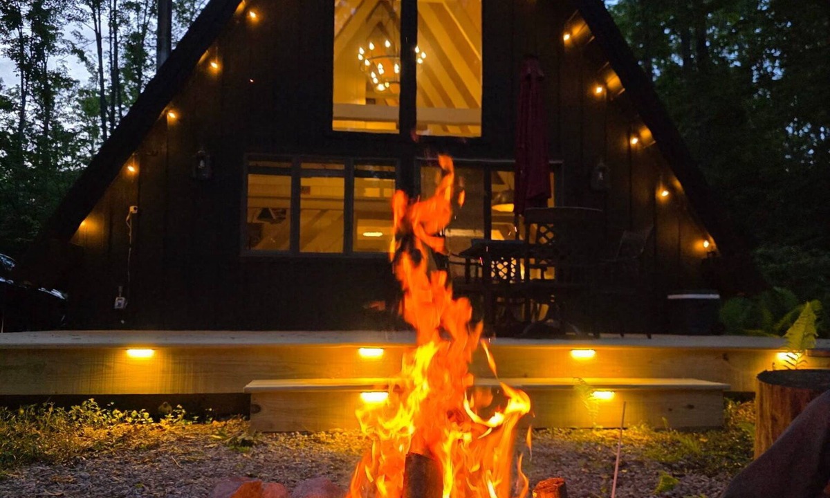 Harbor Springs Ski Chalet | Harbor Springs Escape, renovated chalet that sleeps 6, near Nubs & Boyne.