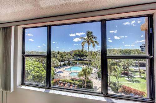 Siesta Key House | Harbor Towers 3rd Fl 1 Bedroom Pool View