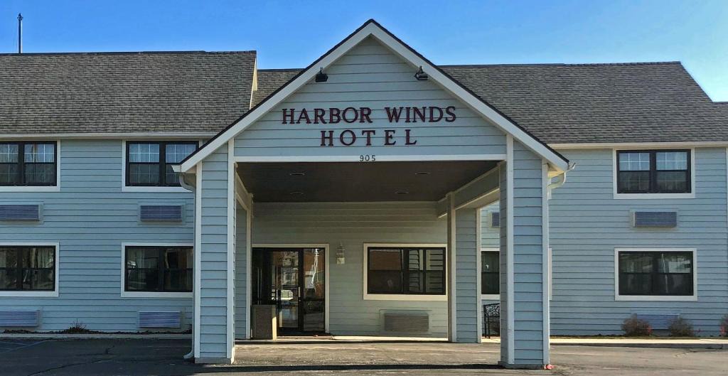 Sheboygan Hotel | Harbor Winds Hotel