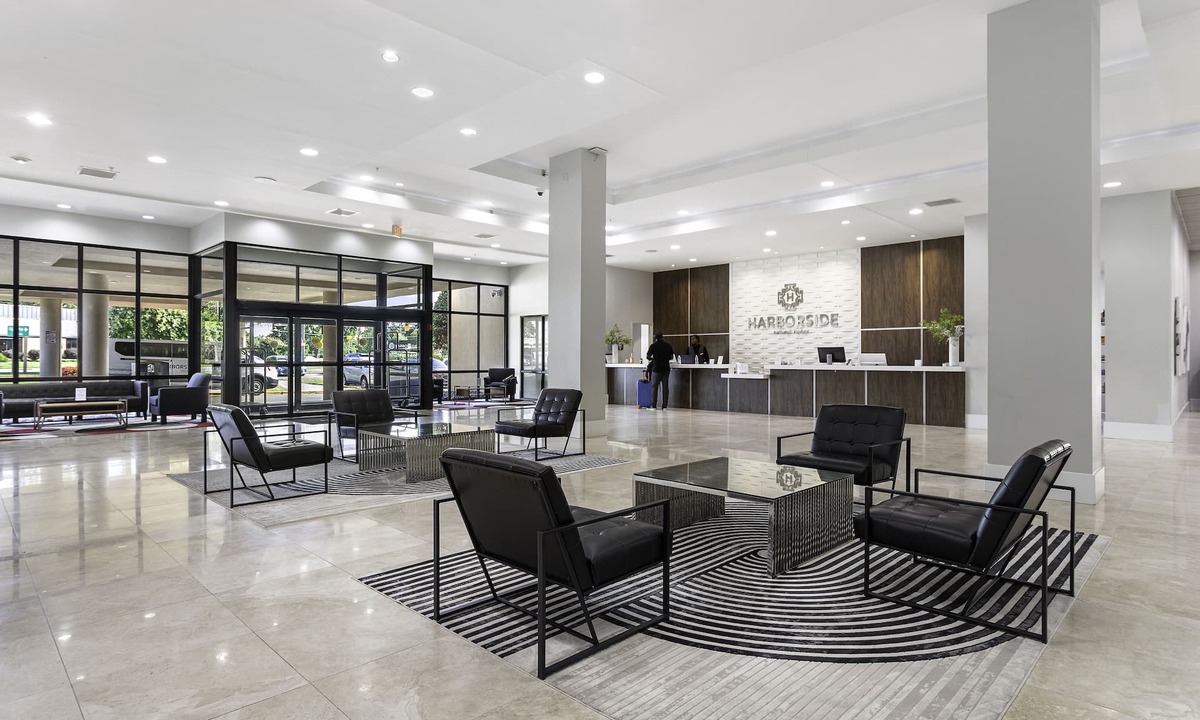 Oxon Hill Hotel | Harborside Hotel