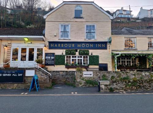 West Looe Hotel | Harbour Moon Inn