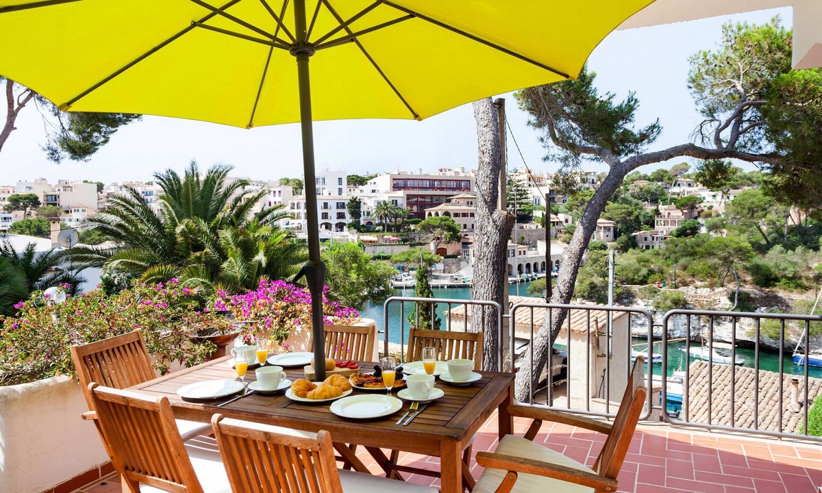 Cala Figuera Apartment | Harbour View 1 Holiday Apartment by the Sea in a Lively Fishing Village in Cala Figuera