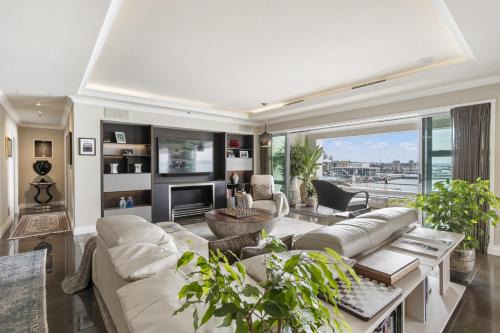 Auckland Central Business District Apartment | Harbourside Masterpiece