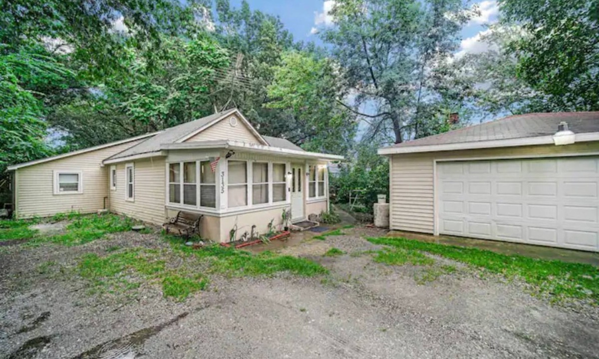 Gary House | HardRock Hideaway - 5br, Cozy, Steps from Casino!