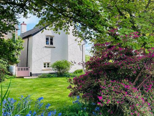 Exton House | Hare and Hounds Exton