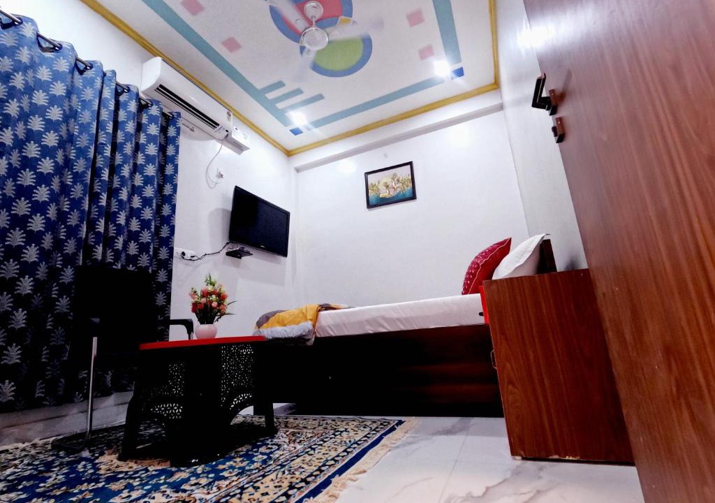 Faizabad Hotel | Hare Rama Palace