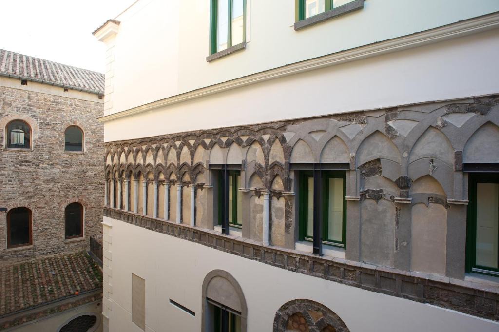 Rione Duomo Apartment | Haripergo Apartments a bridge for amalfi coast