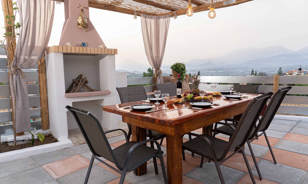 Pombia Apartment | Haritos Holidays Home