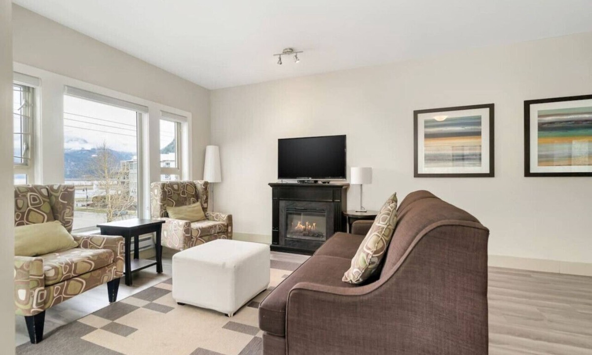 Harrison Hot Springs Apartment | Harmony Haven 2BR Lakefront Lux Escape!