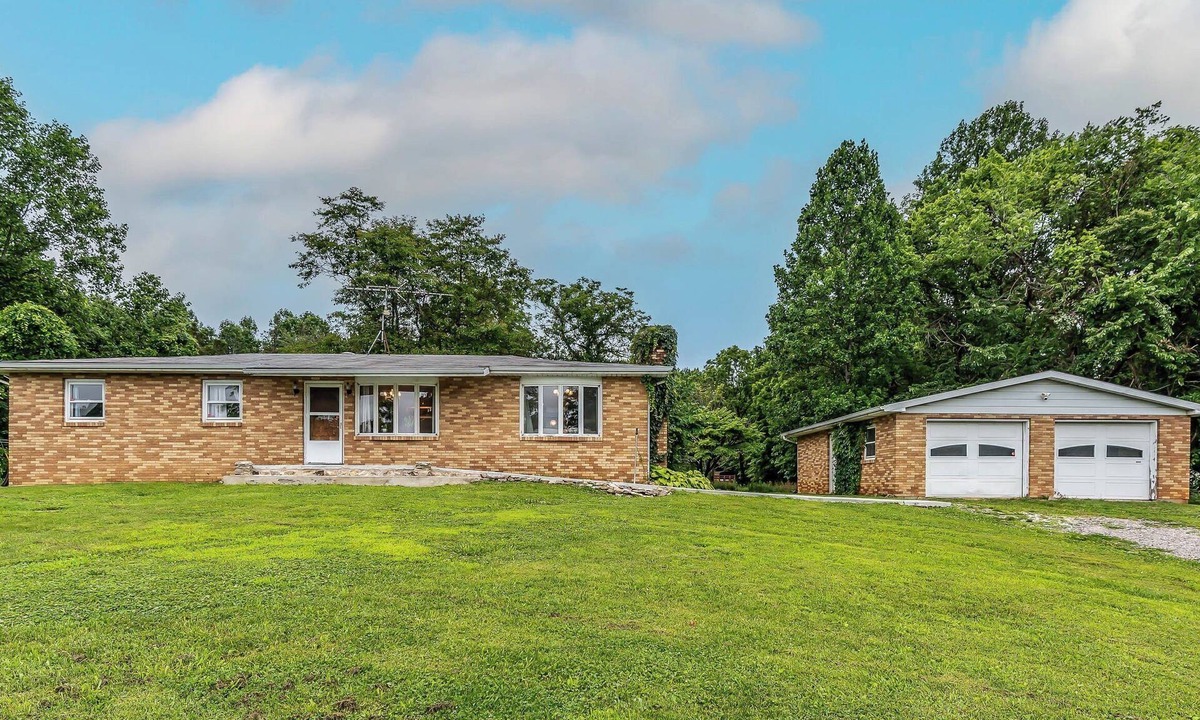 Stanford House | Harmony Hills - 3 bedroom country home