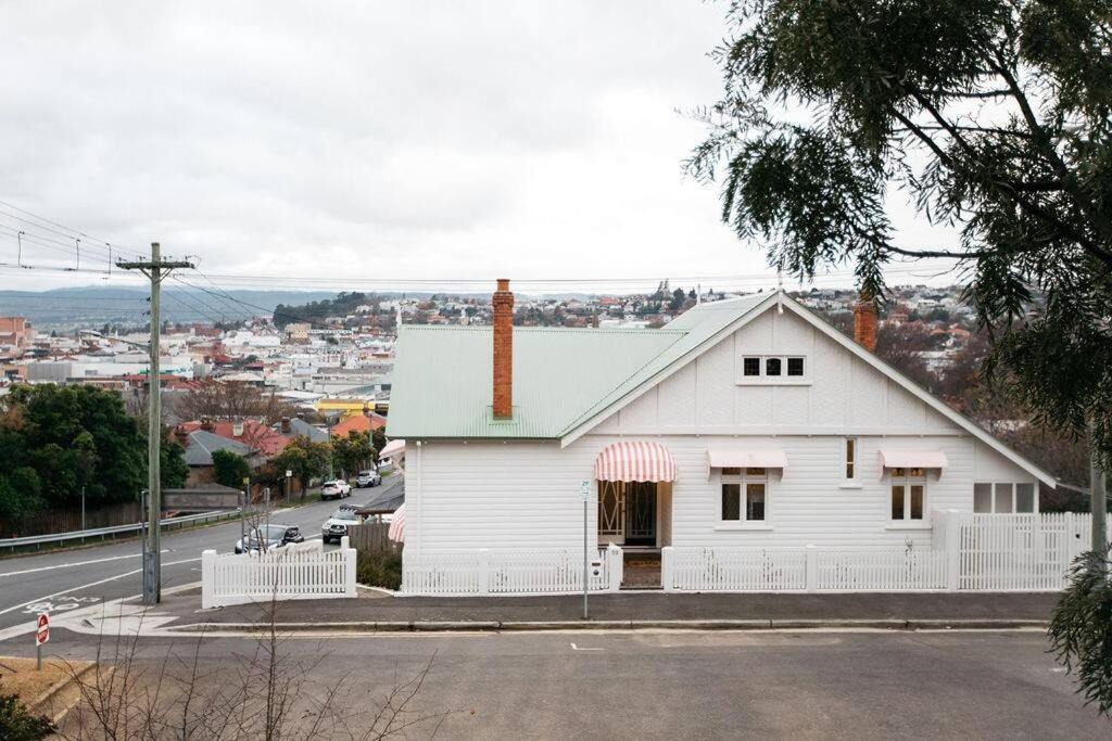 Launceston CBD House | Harmony House - CBD - Dual Apartment