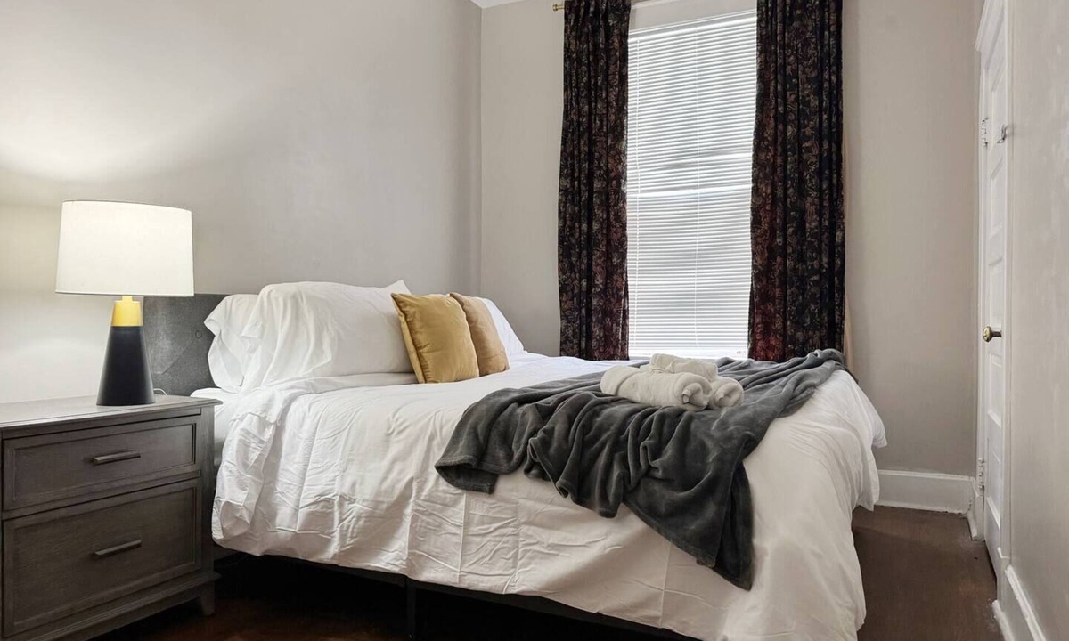 Evansville Apartment | Harrison B "TH-B"