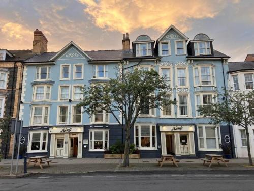 Aberystwyth Bed & Breakfast | Harry's Hotel