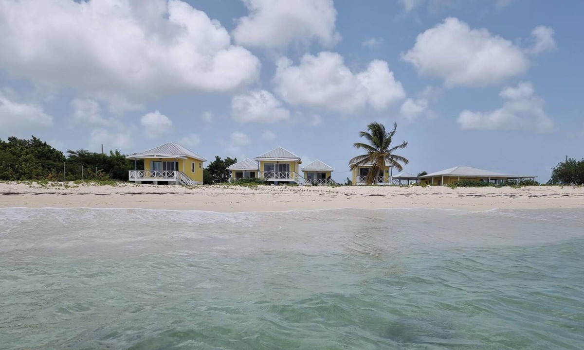 Codrington Cottage | Harrys Cottages Cottage 5 Right on the Pink Sand