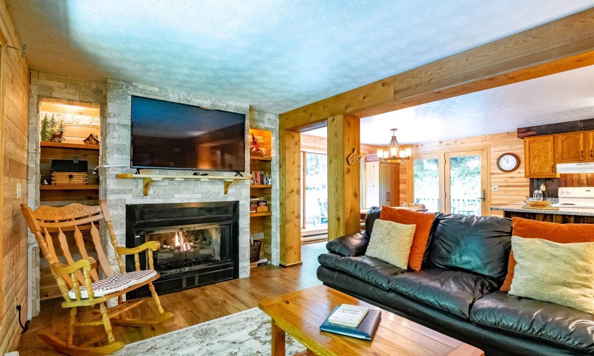 Old Timberline House | Harvest Moon - 712 Cabin Mountain Road