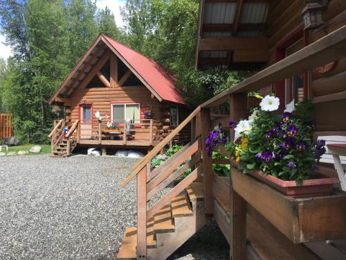 Fishhook Bed & Breakfast | Hatcher Pass Cabins