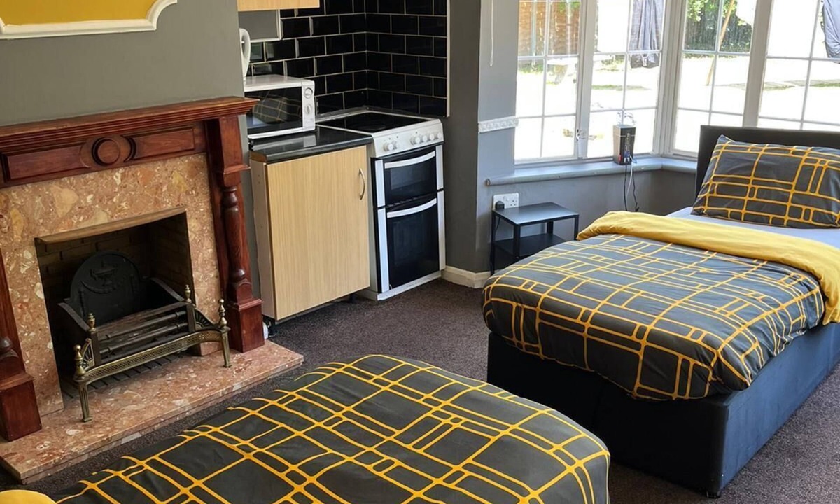 Hatfield House | Hatfield's Cheapest Rooms