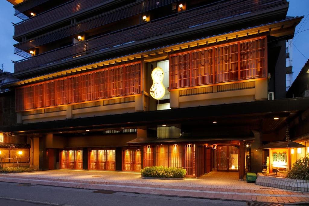 Kaga Hotel | Hatori