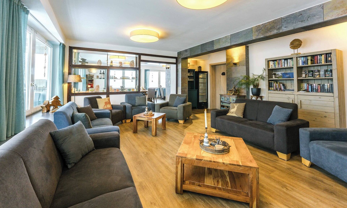 Langewiese House | Haus BerchStein - unique, upscale & cozy for up to 25 people!