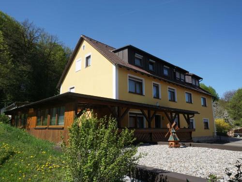Obertrubach Apartment | Haus Burgblick