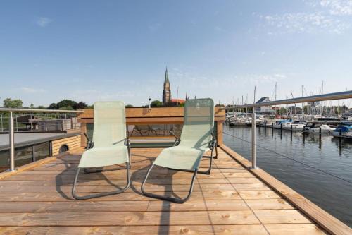 Schleswig Boat Rental | Hausboot Alma