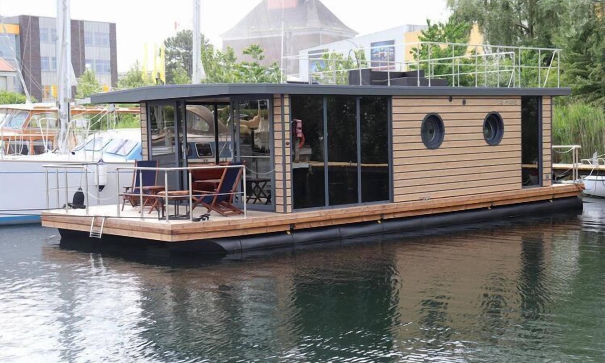 Flensburg Boat Rental | Hausboot Lina, Flensburg