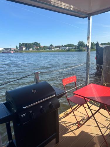 St. Andreas Boat Rental | Hausboot Wasservilla