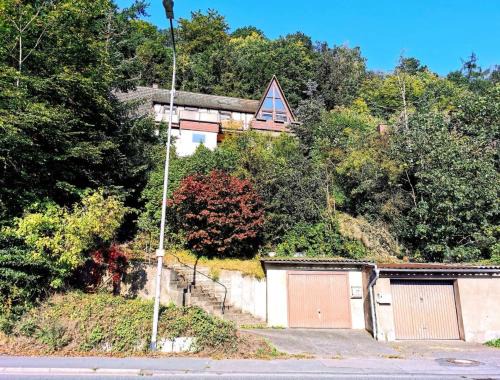 Frankenberg House | Haushälfte mit Jakuzzi in Frankenberg